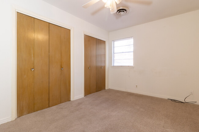 Large Closets - 1217 Bryn Mawr Pl