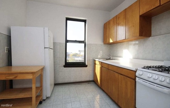 Building Photo - 2 br, 1 bath  - 4227 35th Ave