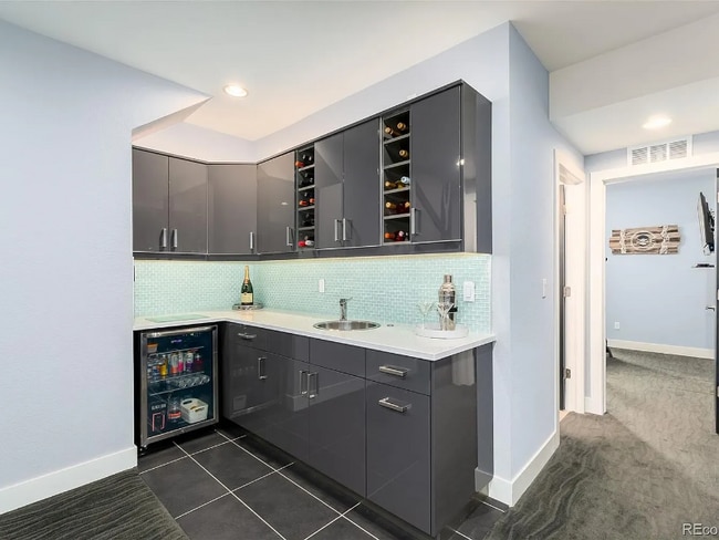 Photo - 5054 Valentia St Townhome