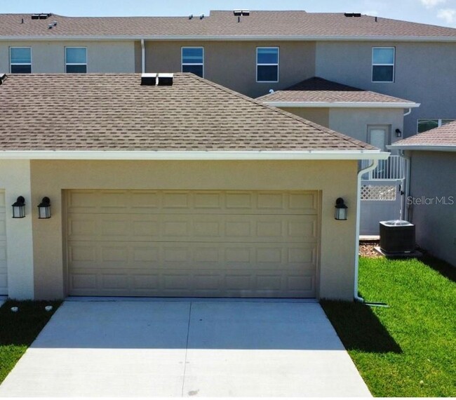 Foto del edificio - 15633 Water Spring Blvd
