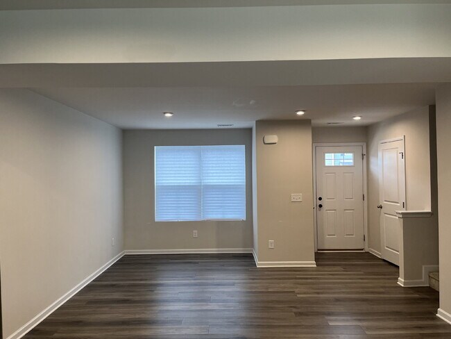 Foto del edificio - 1607 Mountain Ash Ln