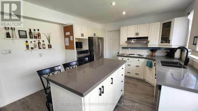 Building Photo - 1252 Shore Acres Dr