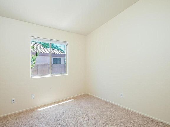 Building Photo - 2416 N Creek Vista Dr