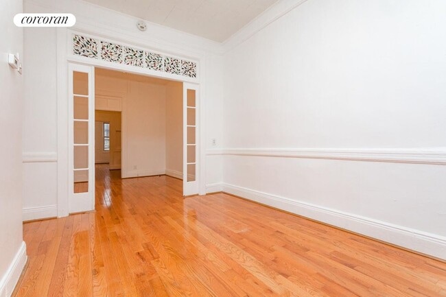 Building Photo - 300 Stanhope St