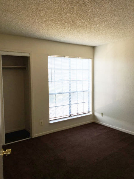 Foto del edificio - 8824 Old McGregor Rd