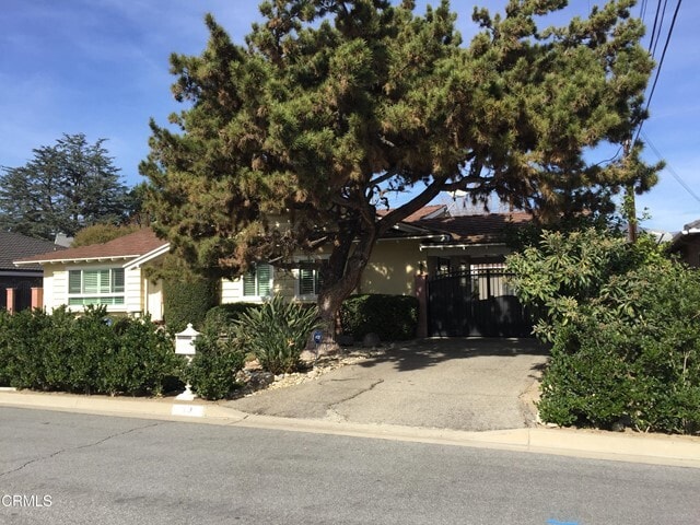 Building Photo - 33 E Santa Anita Terrace