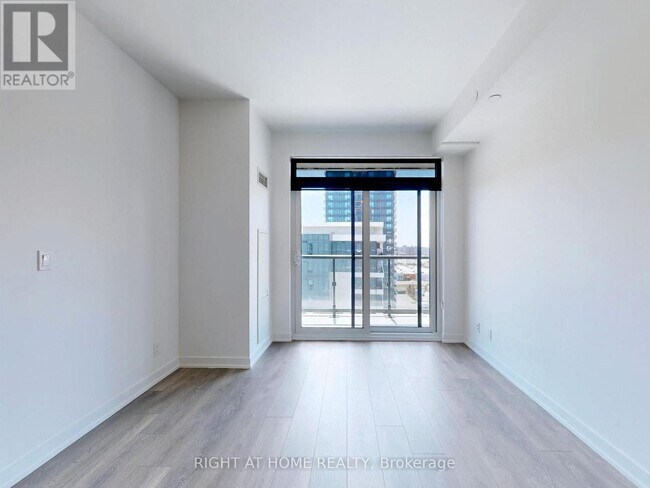 Building Photo - 7950 Bathurst St