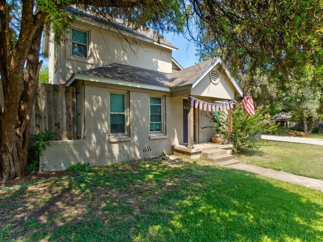 Building Photo - 3550 Kell St