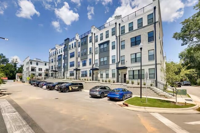 Building Photo - 108 Ailey Brook Way