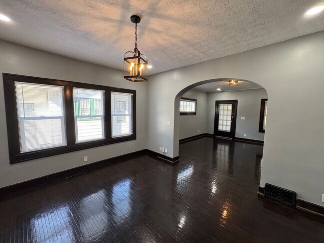 Foto del edificio - 712 Dequincy St