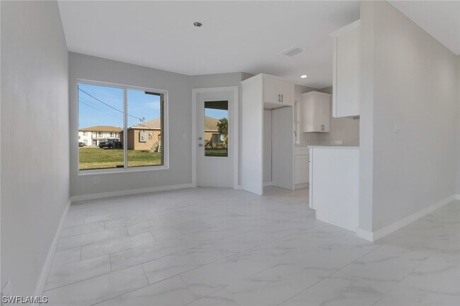 Foto del edificio - 617-619 SE 12th Ct