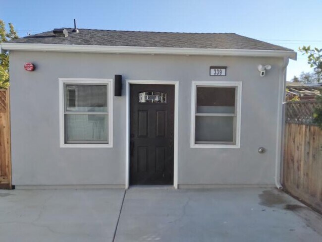 Building Photo - bedroom in San Leandro CA 94577