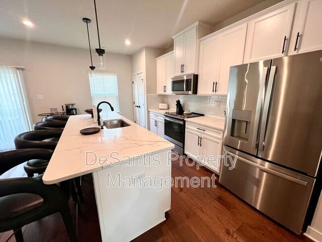 Building Photo - 314 Scenic Dr