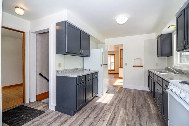 Building Photo - 2081 Wilkinson Ave