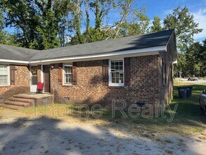 Building Photo - 1436 Barnes St