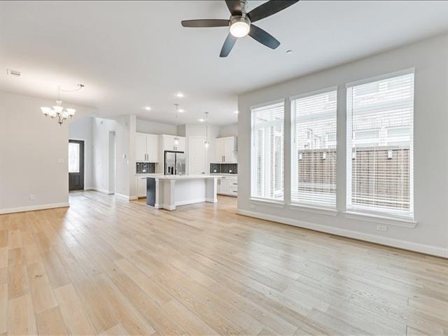 Foto del edificio - 4859 Shore Crest Dr