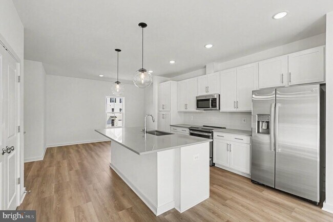 Foto del edificio - 36110 Wilderness Shores Way