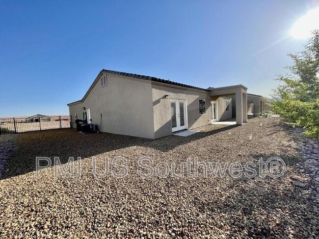 Building Photo - 2259 E Robby