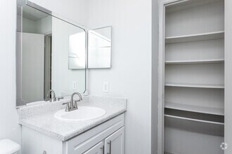 2BR, 2BA - 998SF Bathroom - Chestnut Park
