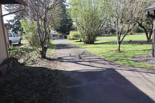 Building Photo - Charming 1 Bedroom Cottage in the Heights ...