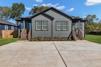 Building Photo - 4905 Paula St