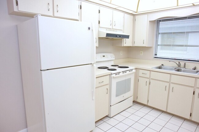 Foto del edificio - 529 102nd Ave N