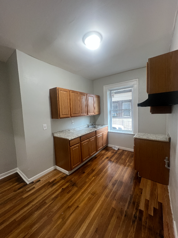 Foto del edificio - 311 Mt Prospect Ave