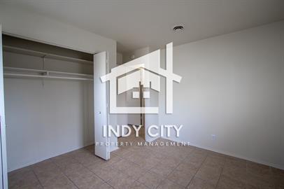 Foto del edificio - 3049 Roseway Dr