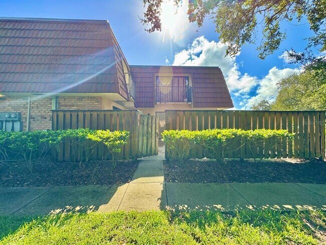 Building Photo - 2636 10th Ct