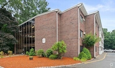 Building Photo - 915 Edgell Rd