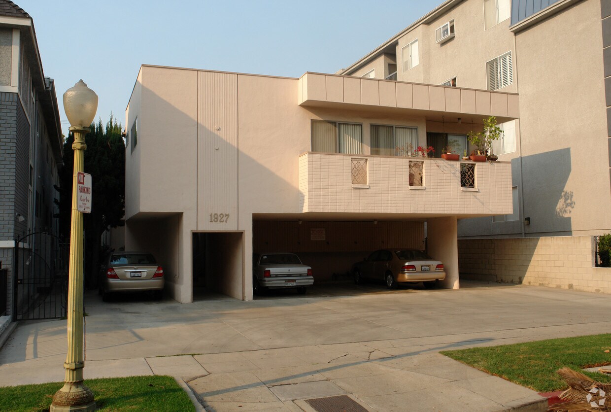 Building Photo - 1927 Malcolm Ave