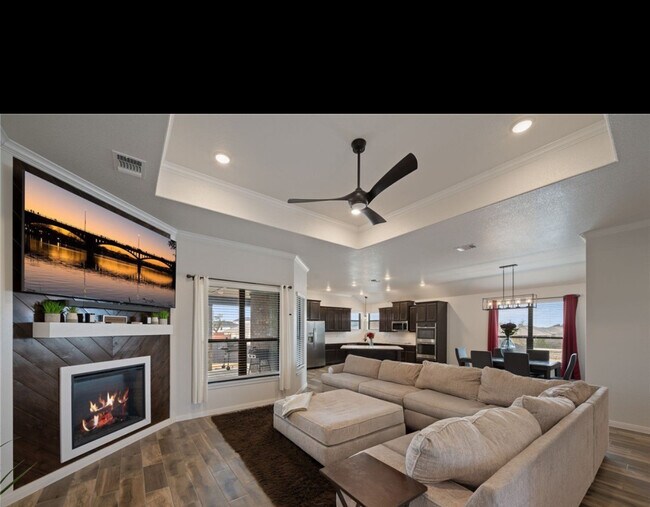 Building Photo - 8401 Preserve Trl