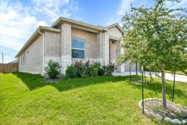 Building Photo - Spacious 4-Bedroom Home with Office in Pri...