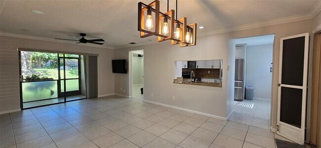 Foto del edificio - 9611 NW 4th St