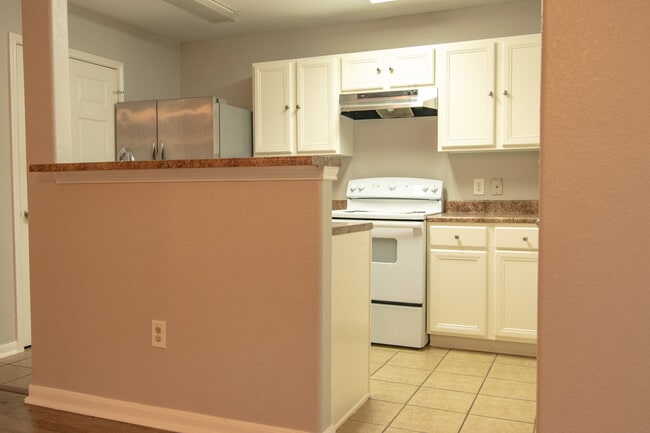 Foto del edificio - 155 Pine Burr St