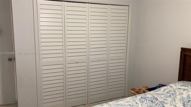 Building Photo - 2102 SW 106th Ct