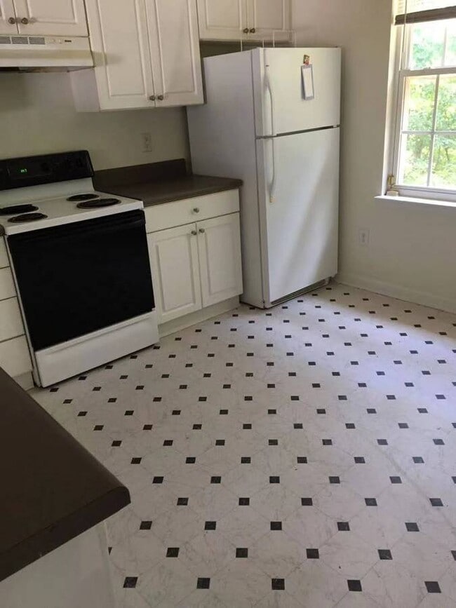 Kitchen 2 - 162 Blue Crest Ln