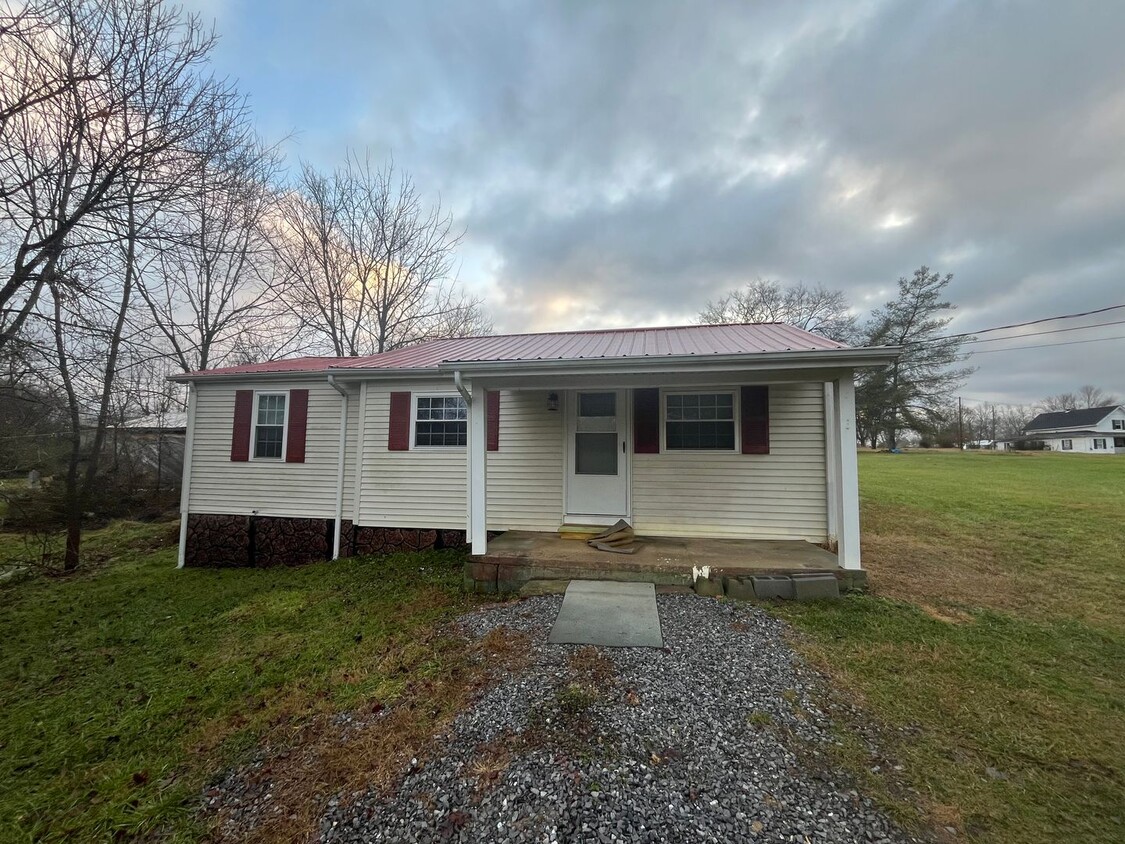 Foto principal - 1 Bedroom 1 Bath Home located in Baileyton...