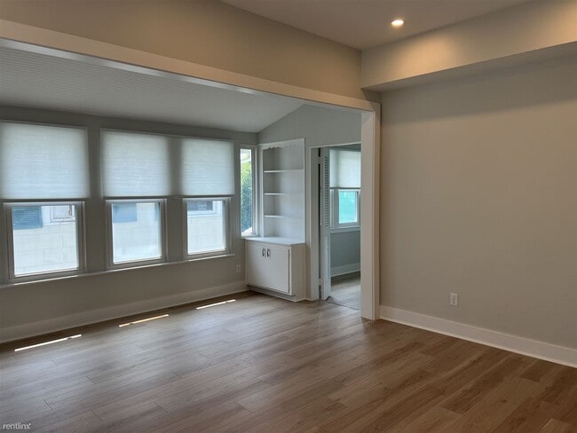 Building Photo - 2 br, 1 bath House - 111 Palm Place