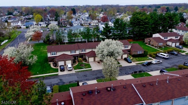 Building Photo - 3 Jefferson Dr