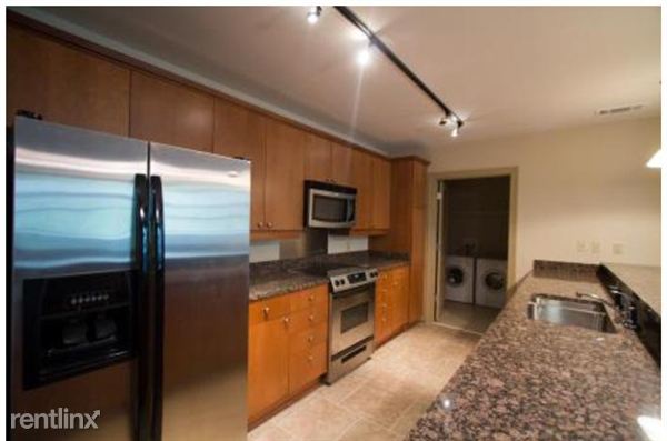 Building Photo - 1040 Broadway St