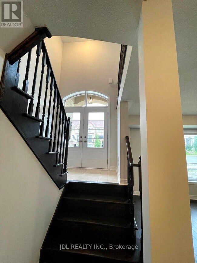 Photo du bâtiment - 95 Grand Trunk Ave