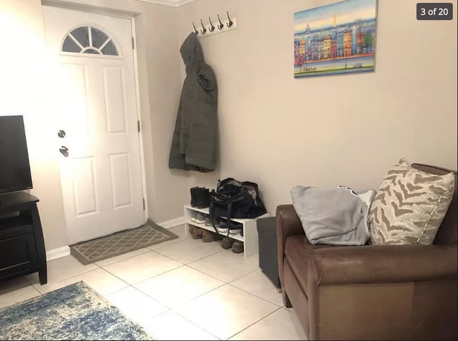 Photo - 902 I St SE Apartment