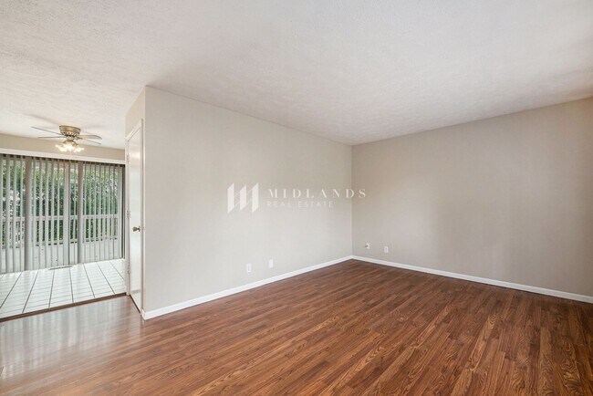 Building Photo - 3 Bedroom Bellevue Home