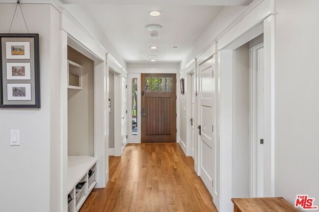 Foto del edificio - 1749 Hill St