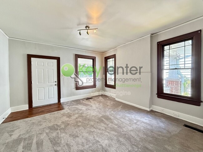 Building Photo - 112 S Seminole Dr