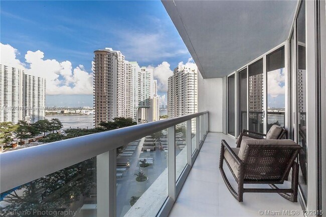 Foto del edificio - 495 Brickell Ave