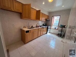 Building Photo - Spacious, Bright, 3 Bedroom Apt in Prospect Lefferts Gardens **Near Prospect Park