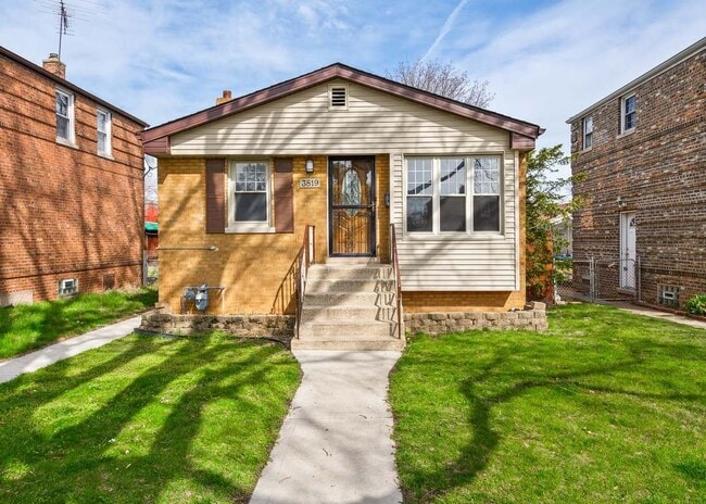 Building Photo - 3819 S 57th Ave