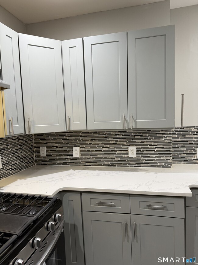 Building Photo - 336 Bond St